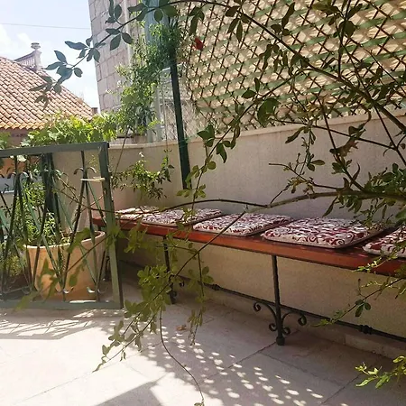 Pensión Fjaka 3*