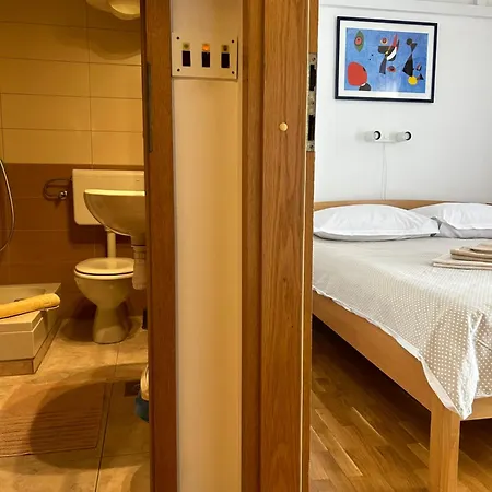 בית הארחה Fjaka 3*