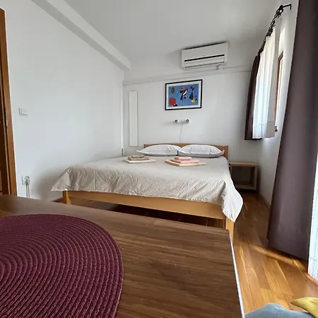 Fjaka בית הארחה 3*