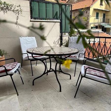 בית הארחה Fjaka 3*