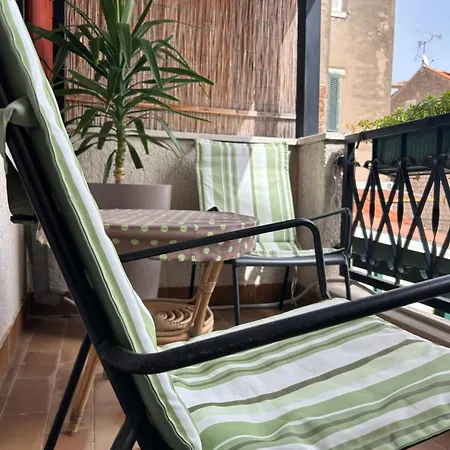 בית הארחה Fjaka