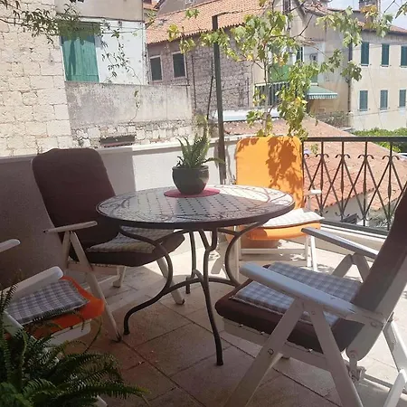 בית הארחה Fjaka 3*