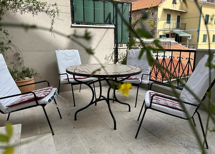 Guest house Fjaka 3*