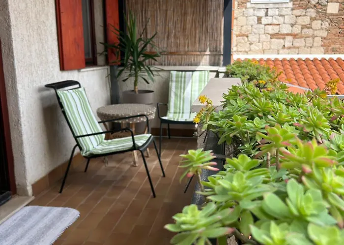 Fjaka Guest house
