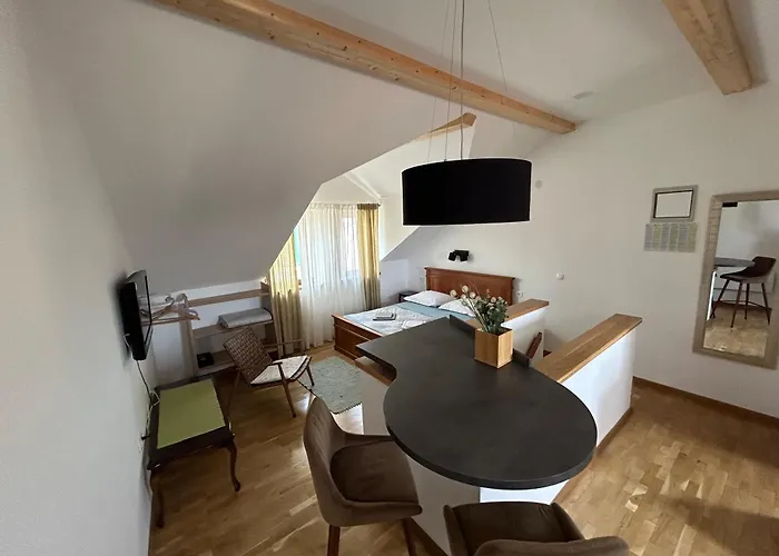 Fjaka Guest house Split