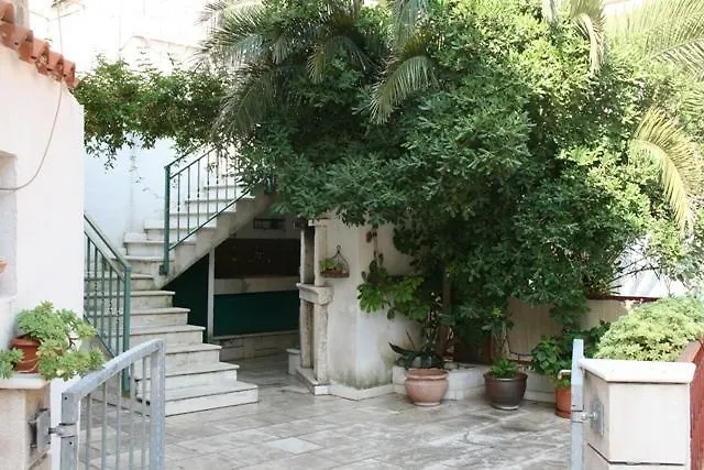 Guest house Fjaka Split